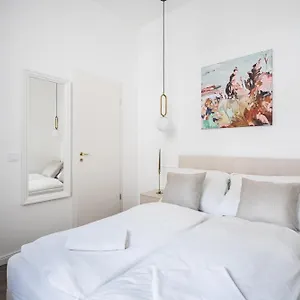 E13 - Grand Boulevard Heritage - Location By Bqa , Budapest Ungarn
