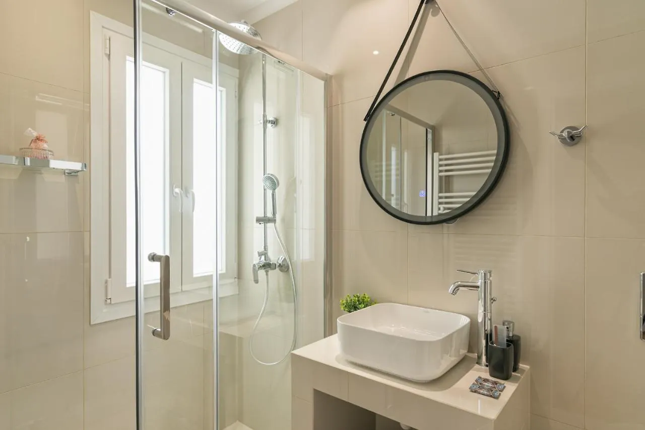 Apartment White Suite Armonia Thessaloniki